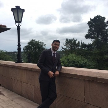 Adil Mustafa